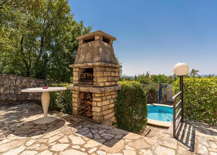 2 Bedroom Cozy In