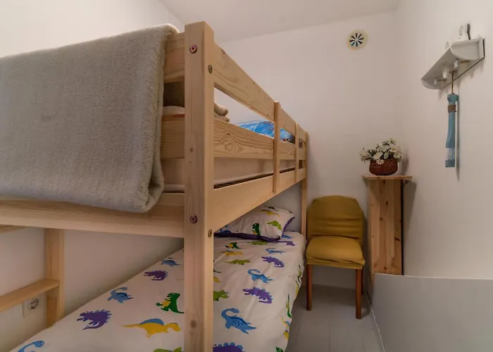 2 Bedroom Cozy In Jadranovo