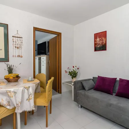 Stunning In With Kitchen