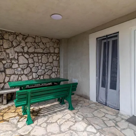 2 Bedroom Cozy In شقة جادرانوفو