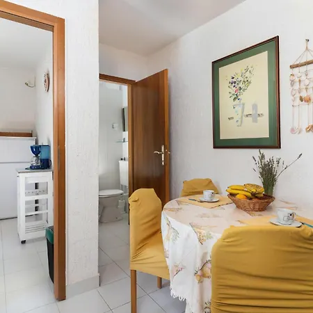 2 Bedroom Cozy In جادرانوفو