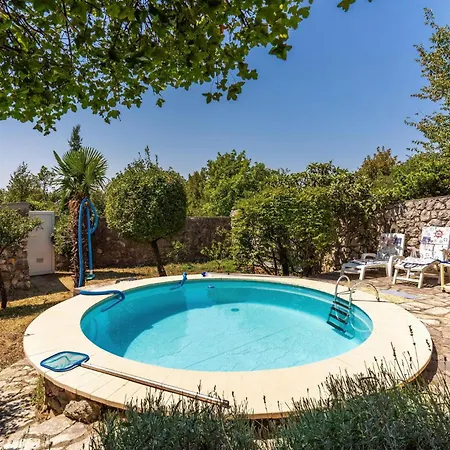 شقة 2 Bedroom Cozy In