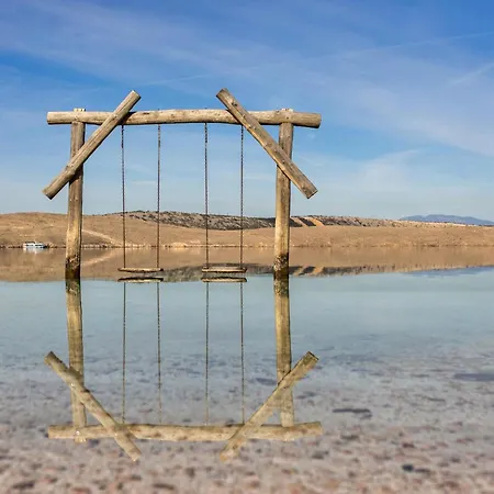 شقة 2 Bedroom Cozy In